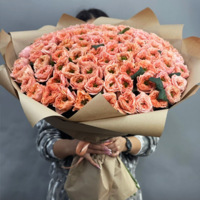 Букет "Персик" из 101 махровой розы Риджентс парк (60 см) в Ступино