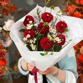 Букет "Марс" из георгин и хамелациума в Ступино