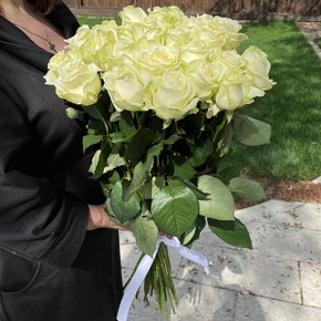 Букет из 21 белой розы (70 см) в Ступино