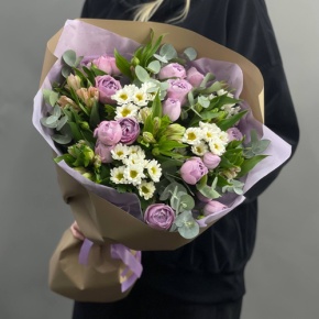 Букет "Парадайз" из кустовых пионовидных роз, альстромерий и хризантем сантини в Ступино