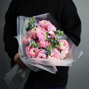 Букет "Лютики" с ранункулюсами и оксипеталумом в Ступино