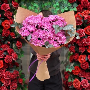 Букет  "Гармония" из 7 хризантем с эвкалиптом в Ступино