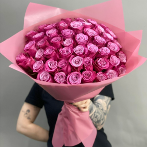 Букет из 51 розы Космик (60 см) в Ступино