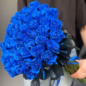 Букет из 51 синей розы Эквадор под ленту (70 см) в Ступино