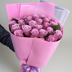 Букет из 25 тепличных лиловых роз Меритим в Ступино