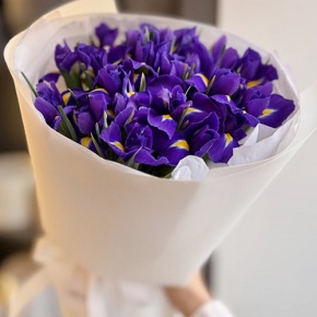 Букет из 21 ириса в Ступино