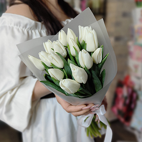 Букет из 15 белых тюльпанов в Ступино