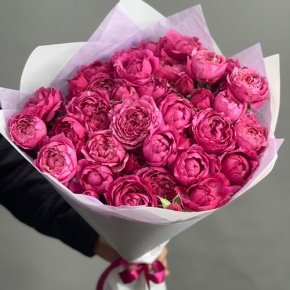 Букет из 11 кустовых пионовидных роз Джульетта в Ступино