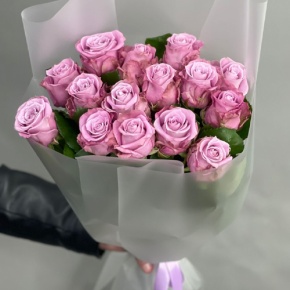 Монобукет из 15 малиновых роз Меритим (50 см) в Ступино