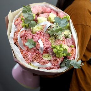 Букет "Миссис" из кустовой розы Джульетта и эустом в Ступино