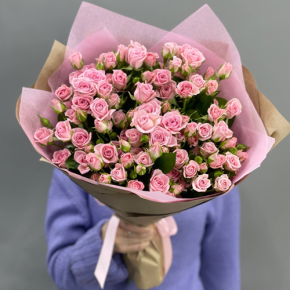 Букет  из 19 кустовых роз (60 см) в Ступино