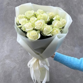 Букет "Умка" из 15 белых роз (50 см) в Ступино