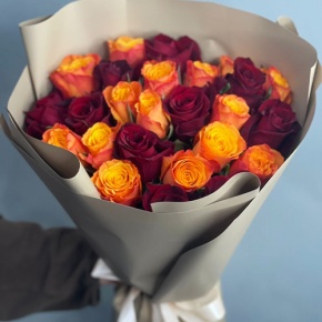 Букет из 25 Кенийских роз микс (40 см) в Ступино