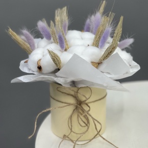 Композиция в шляпной коробке из хлопка, лагуруса и пшеницы (Сухоцвет) в Ступино