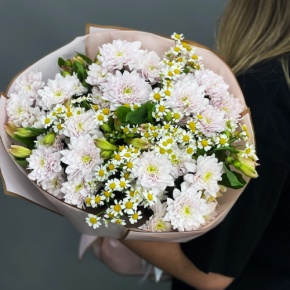 Букет "Сиэтл" из хризантем, альстромерий и ромашек в Ступино