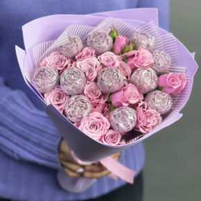 Букет из шоколадных пионов и кустовых роз в Ступино