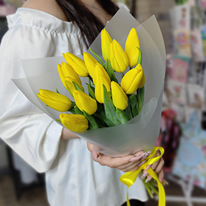 Букет из 15 жёлтых тюльпанов в Ступино