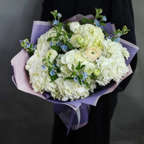 Букет из Голландских гортензий и ранункулюсов в Ступино
