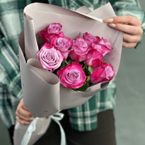 Букет "Сесилия" из 9 фиолетовых роз кения (40 см) в Ступино