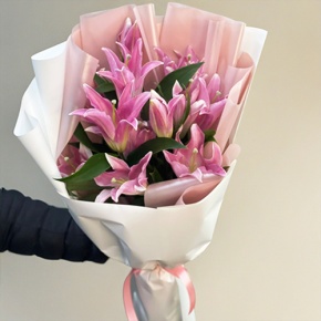 Монобукет из 9 ароматных розовых лилий в Ступино