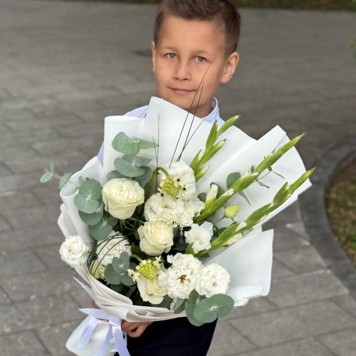 Букет на 1 сентября с гладиолусами, розами, эустомой и орнитогалумом в Ступино