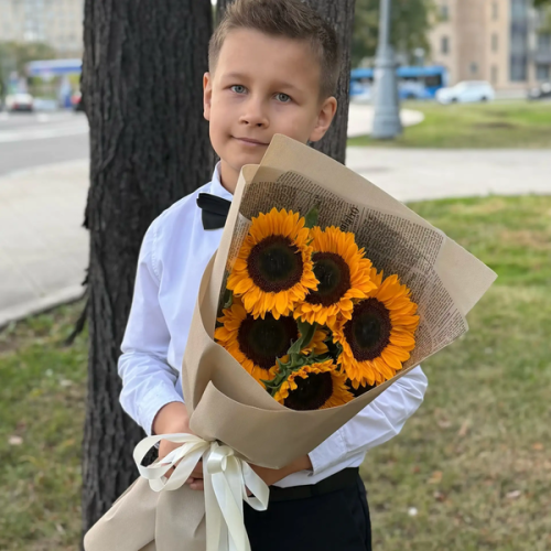 Букет из 5 подсолнухов в Ступино