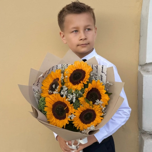 Букет на 1 сентября из 5 подсолнухов и лимониума в Ступино