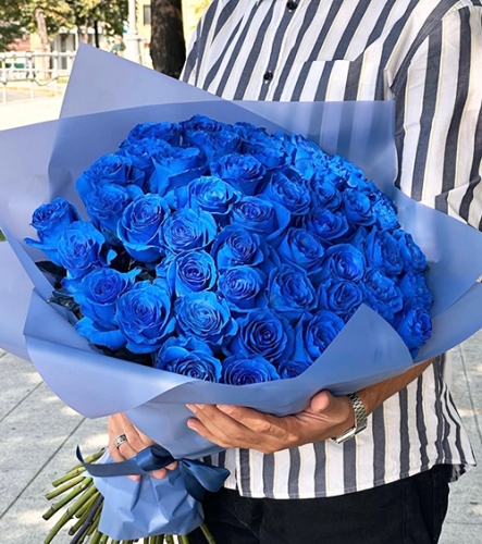 Букет из 51 синей розы Эквадор (60 см) в Ступино