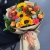 Букет "Ричи" из подсолнухов, альстромерий, гиперикума, роз, скиммии и диантусов в Ступино