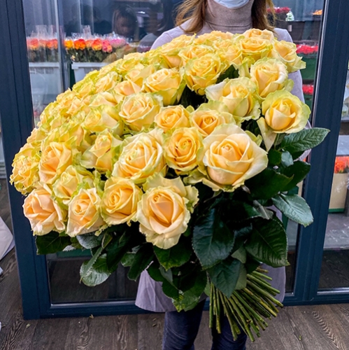 75 роз Аваланж (70 см) в Ступино