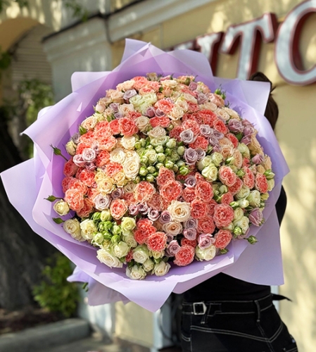 Букет из 101 кустовой розы микс в Ступино